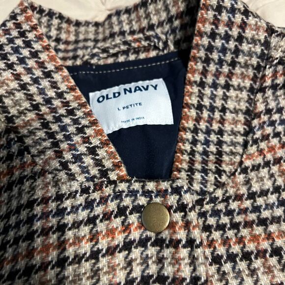 Old Navy Checkered Bomber Jacket in Tweed - Picture 4 of 4